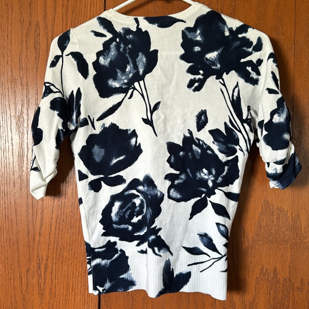 INC International Concepts half sleeve Button up cardigan- blue floral S small - Picture 5 of 5